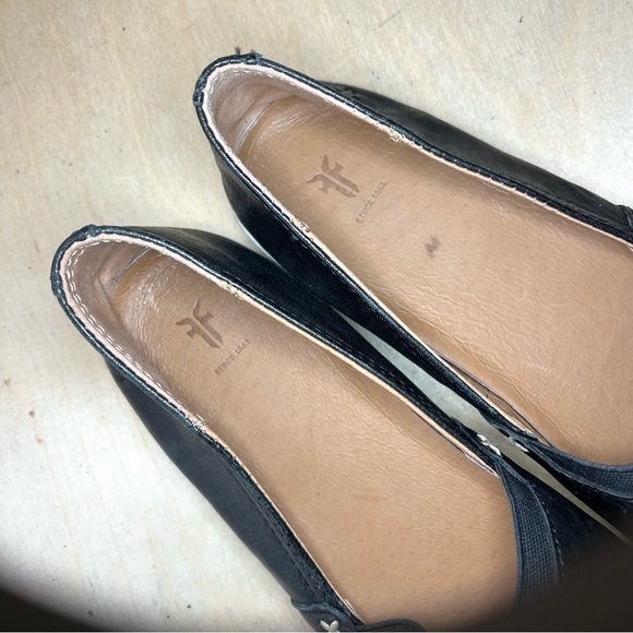 Frye | Melanie Black leather Slip-On Flats Size 7 - Picture 6 of 15